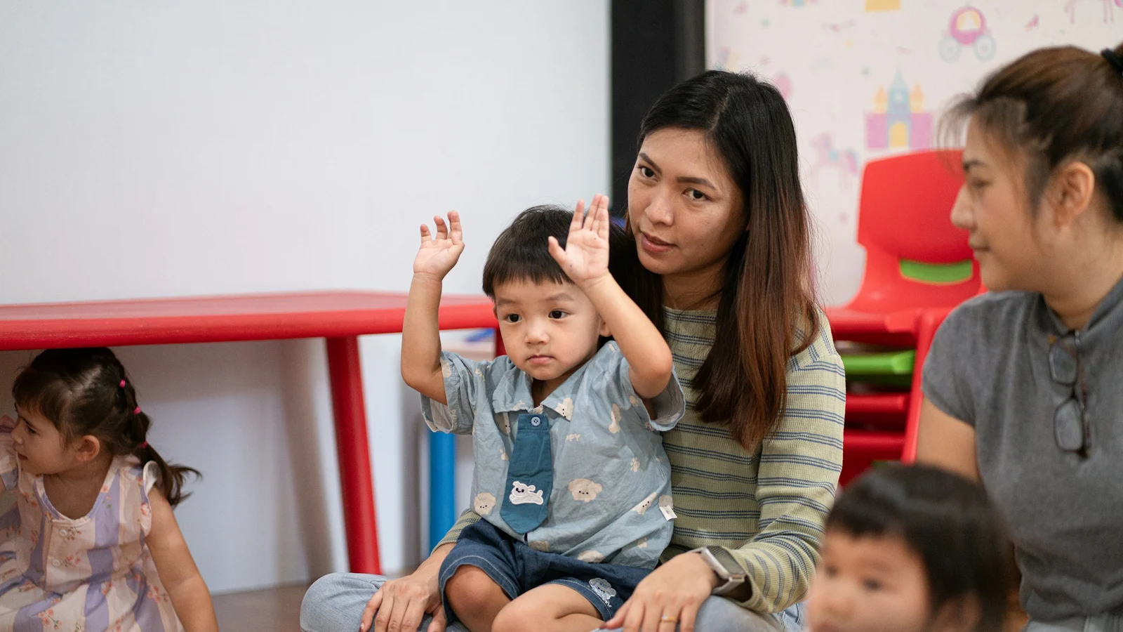 子育て支援サービスで扱う設備、資料、作業の細部