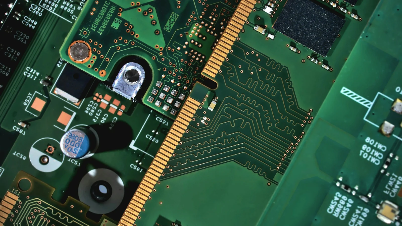 半導体のサービス選定の費用・品質・責任を左右する現場の細部