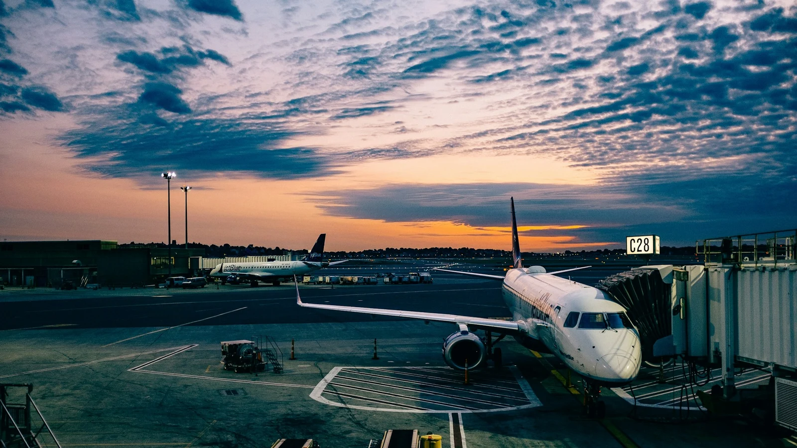 法改正を事業へ落とす｜航空業界｜担当者交代でも残る判断記録
