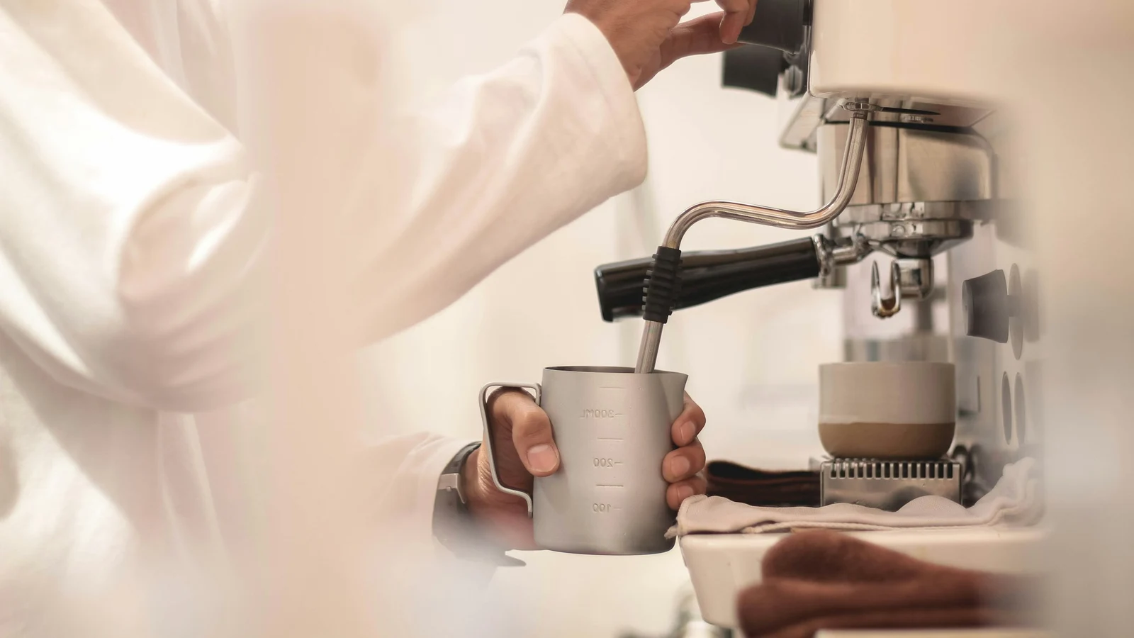 コーヒー・喫茶の顧客体験の設計の条件を関係者が確認する実務場面