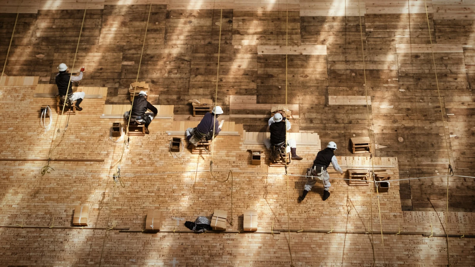 リユース・買取の人材能力と技能継承の条件を関係者が確認する実務場面