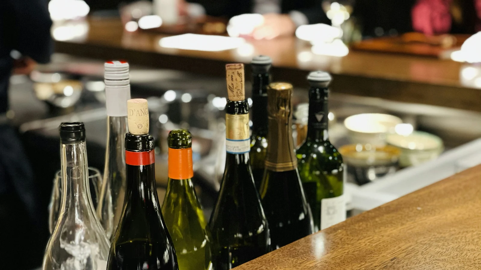 居酒屋の自動化と人の統制の証拠となる設備・道具・記録の細部