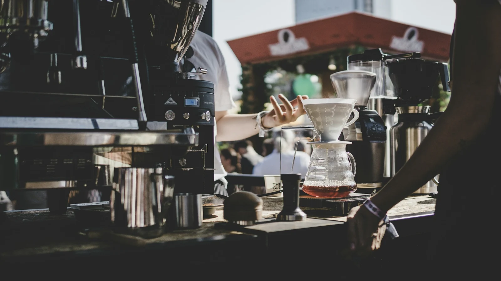 コーヒー・喫茶の契約上の責任分界の条件を関係者が確認する実務場面