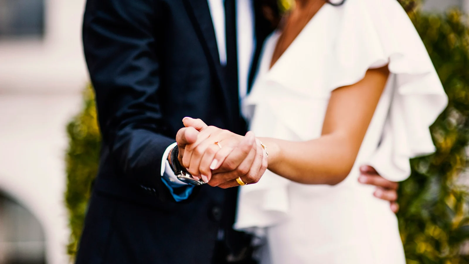 結婚相談所の安全設計と人の行動の条件を関係者が確認する実務場面の実写