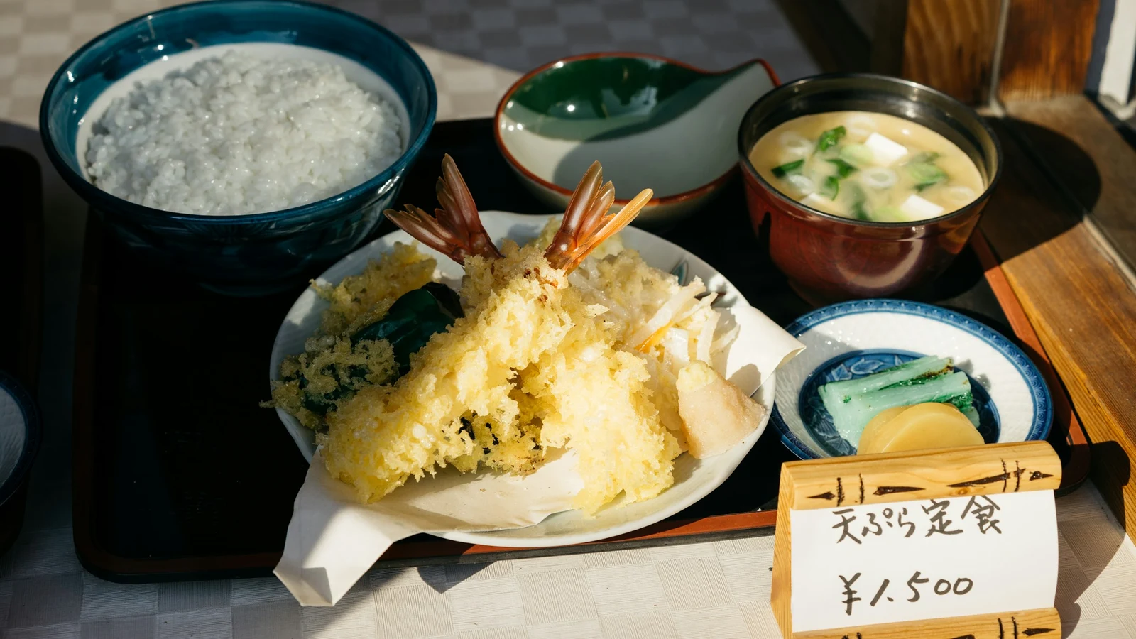 誰が決めるかを決める｜定食・食堂業界｜反対意見と保留理由を残す