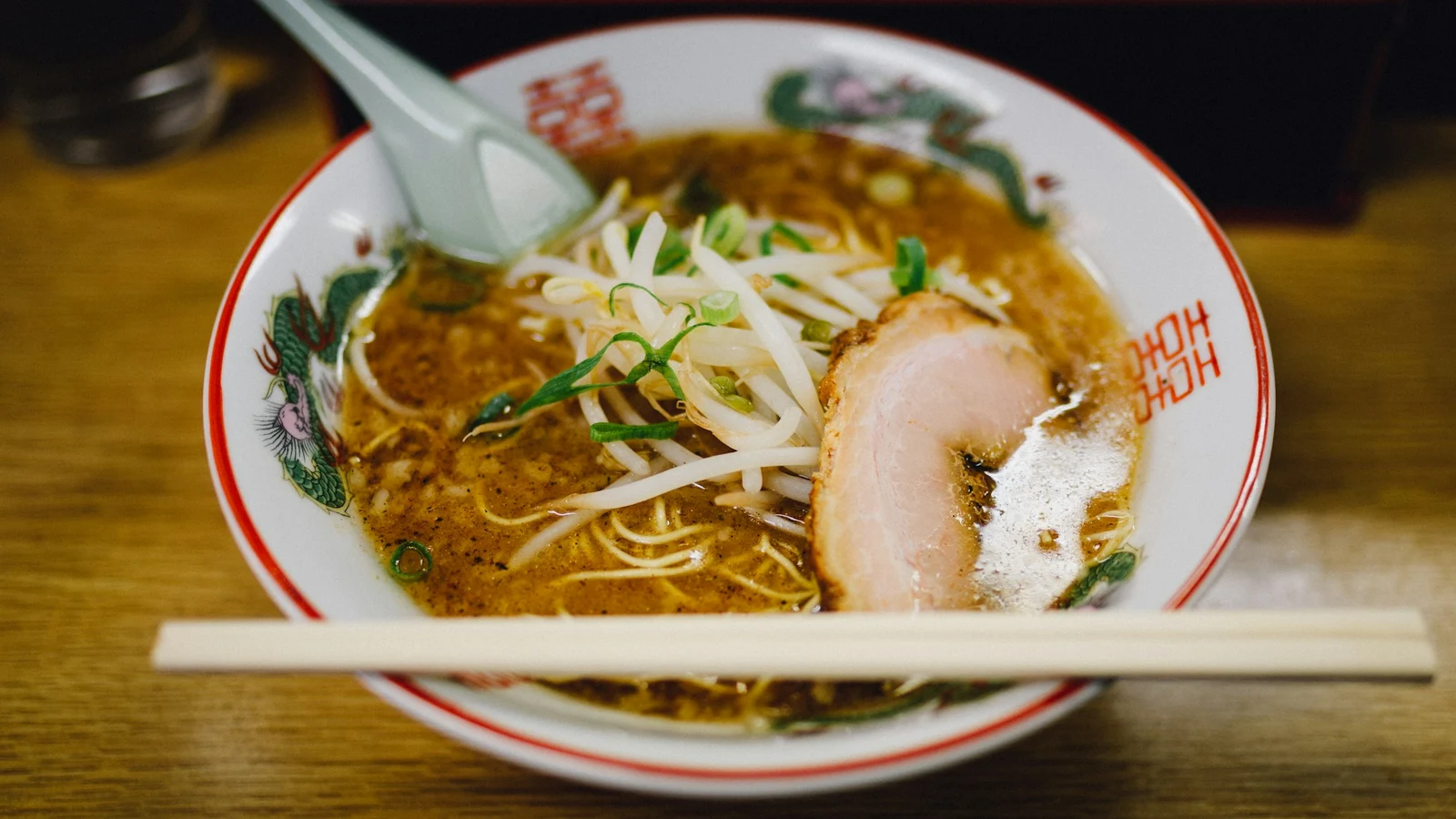 方針変更の実務｜ラーメン業界｜移行期間と旧版停止を決める