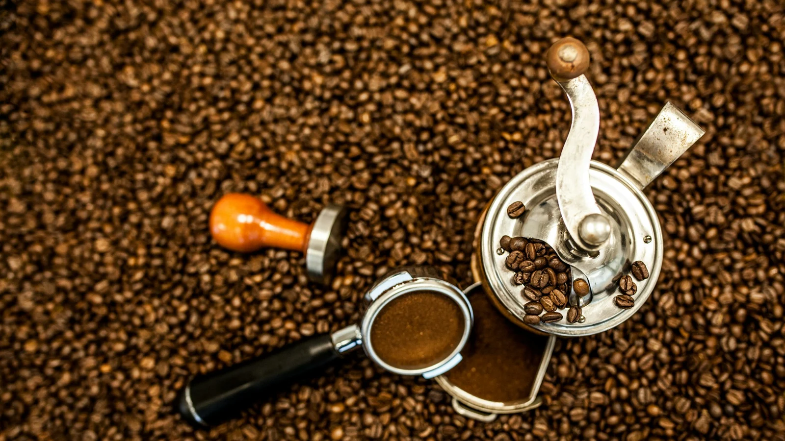 コーヒー・喫茶の供給網の強靱化と代替調達の証拠となる設備・道具・記録の細部を写した写真