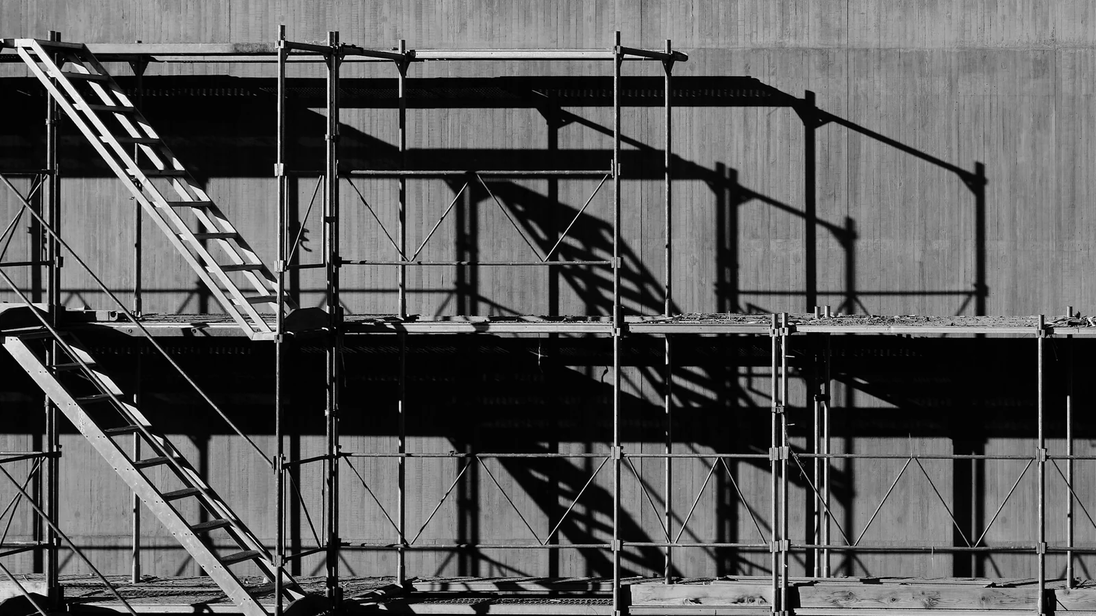 建設業界は止まったら何から戻す？復旧時間と許容損失をそろえる