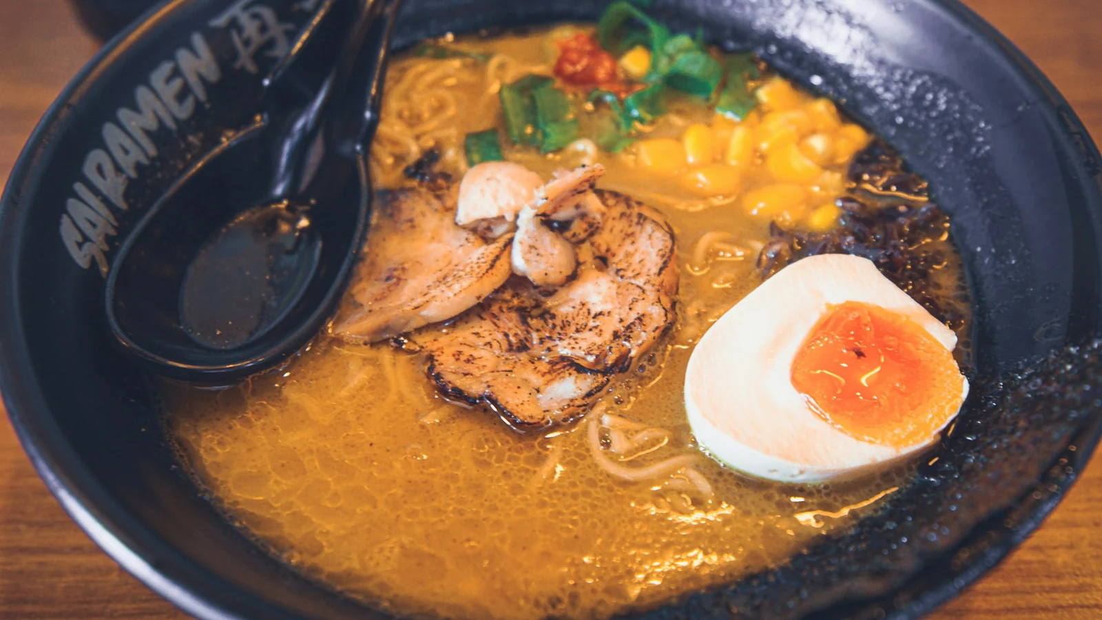 撤退判断を先送りしない｜ラーメン業界｜市場規模と自社適合を分ける