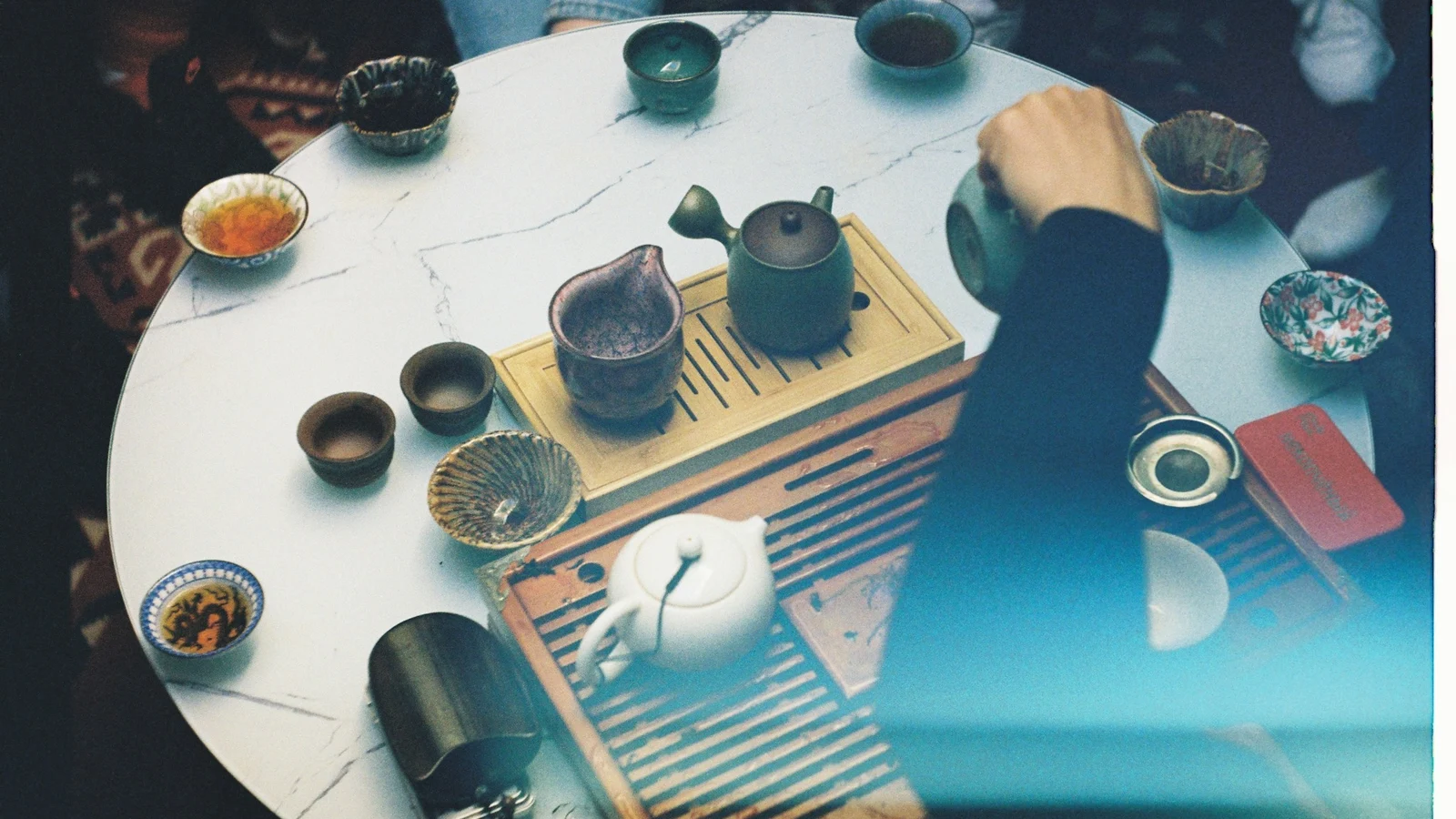 お茶業界は止まったら何から戻す？代替手順を実演で確かめる
