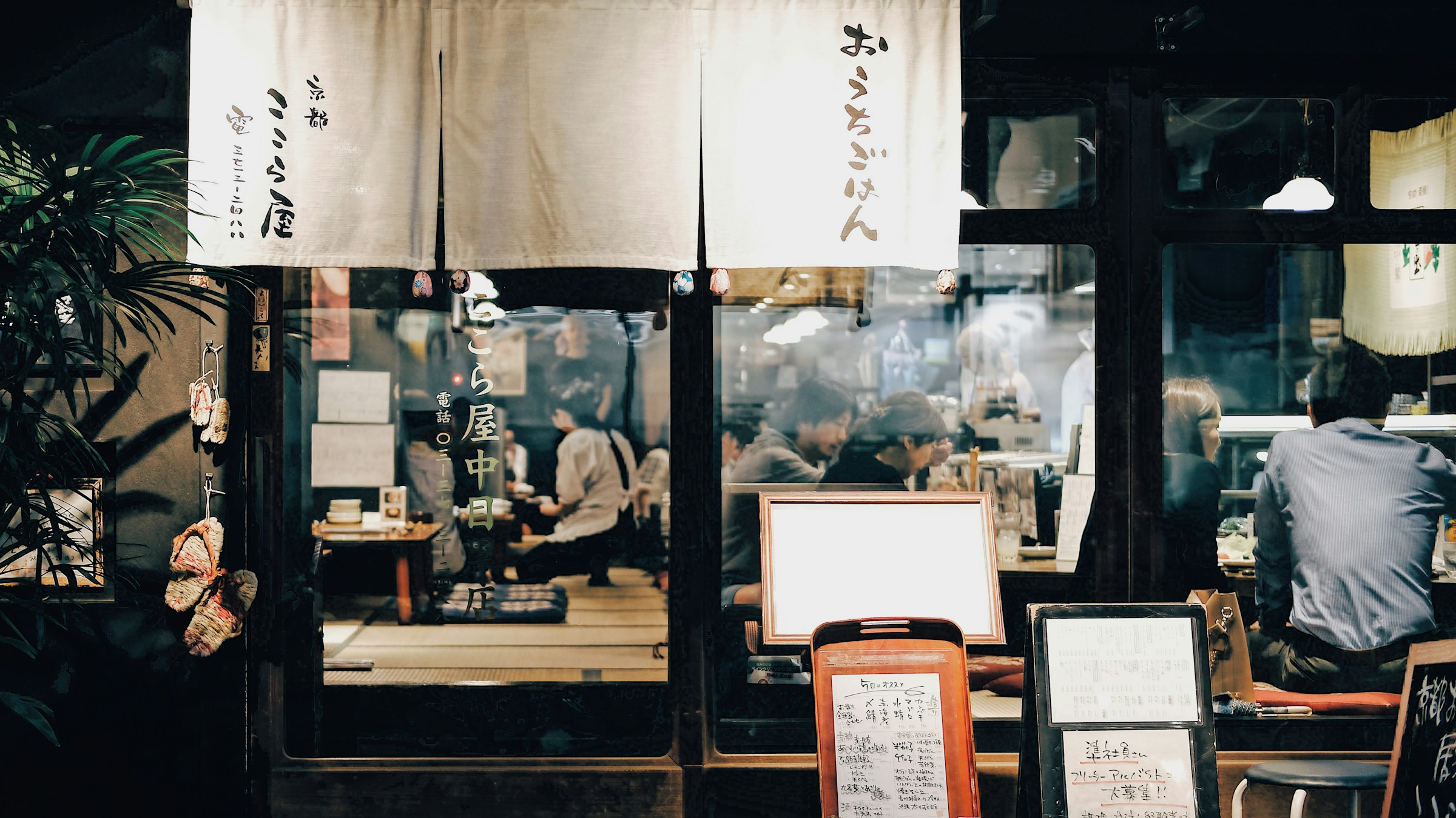 カフェを開業したい、何から?カフェ業界の基本と整理しておきたいこと